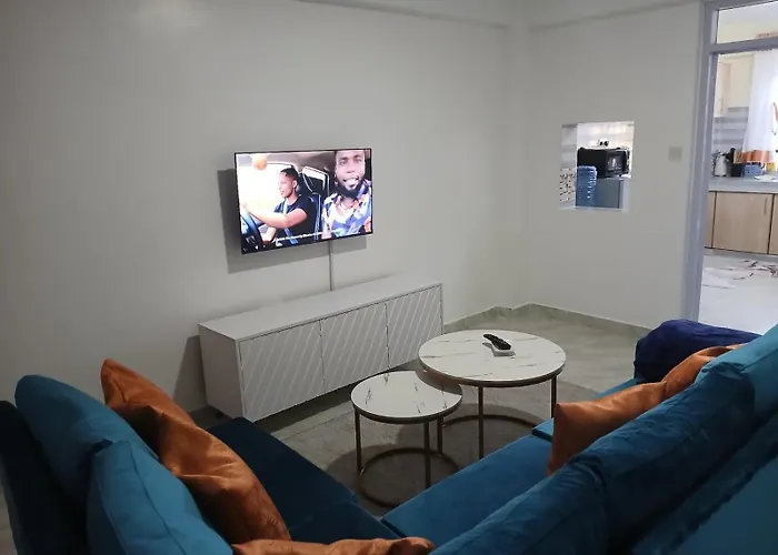 Modern 2 Bedroom With Master Ensuite & Mount Kenya Views - Nanyuki Cbd At Mg'S Mountain Nest