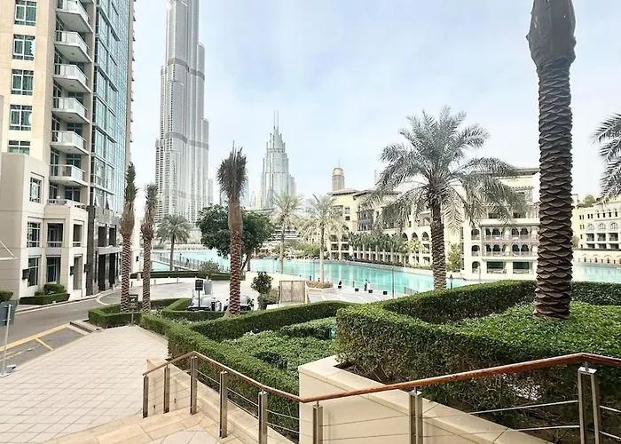 Dubai I Burj Residence Retreat I Piano & Workstation