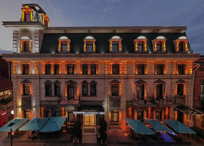 Hotel London 1889 & Casino Batumi
