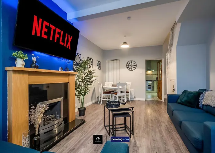 2 Bedrooms House By Boyeilles Apartments Short Lets & Serviced Accommodation Belfast With Free Wifi