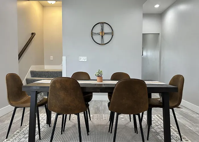 Urban Retreat 2Br Near Downtown Apartment Columbus