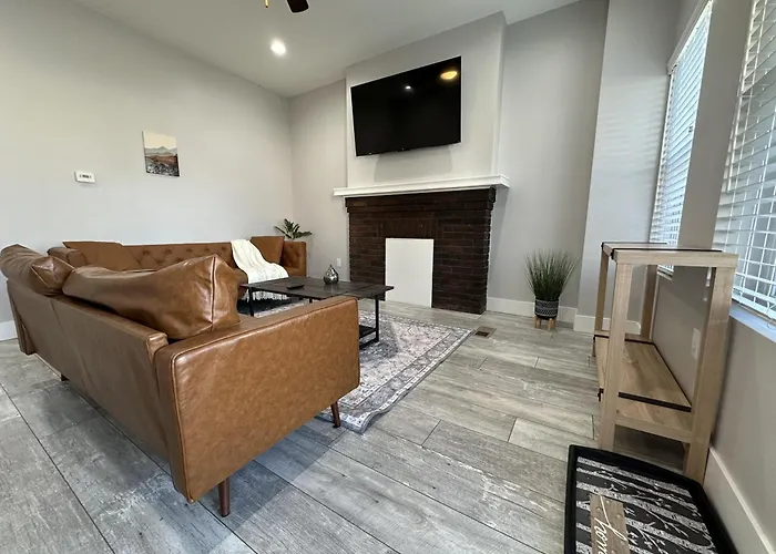 Urban Retreat 2Br Near Downtown Apartment Columbus