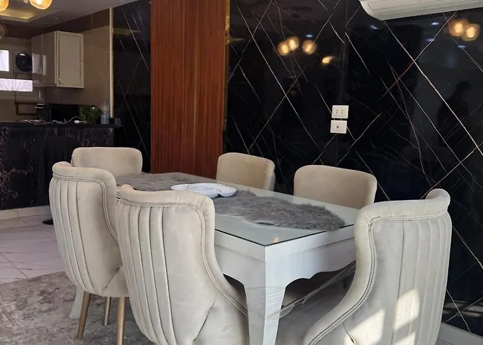 Cozy Apartment By Subway Station Cairo
