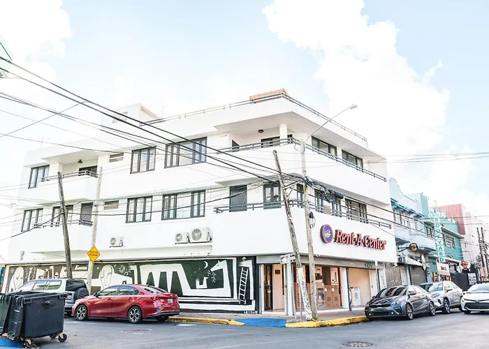 Sunny Escape Pool Apartment San Juan