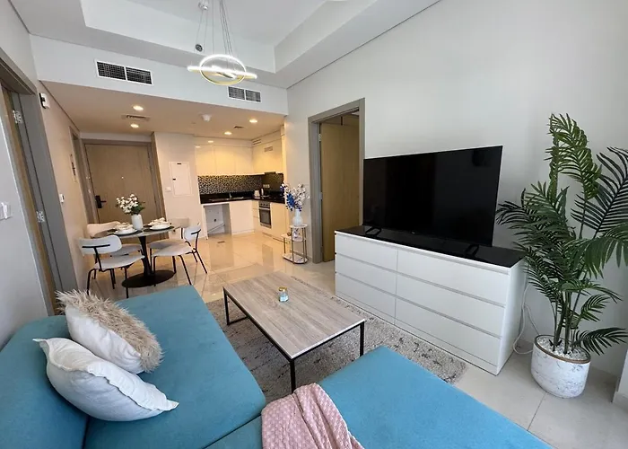 Luxurious 2Br Apartment Stunning Skyline Views Dubai