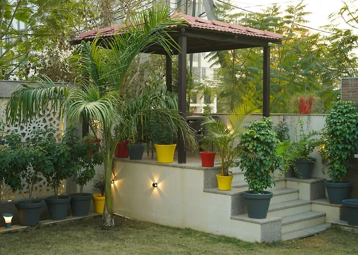 Palm Retreat Ultra Luxe Outhouse With Pool Villa Jaipur