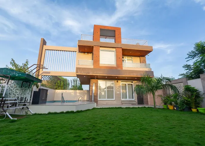 Palm Retreat Ultra Luxe Outhouse With Pool Villa Jaipur