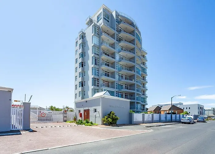 Spacious Beachside Apartment Cape Town