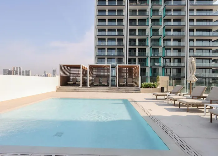 Livbnb-Urban Getaway 1Bhk With Jvc Skyline View Dubai