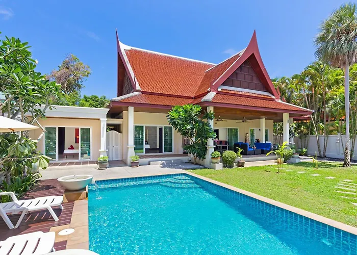 3Br Villa Barnabe With Lush Garden Rawai