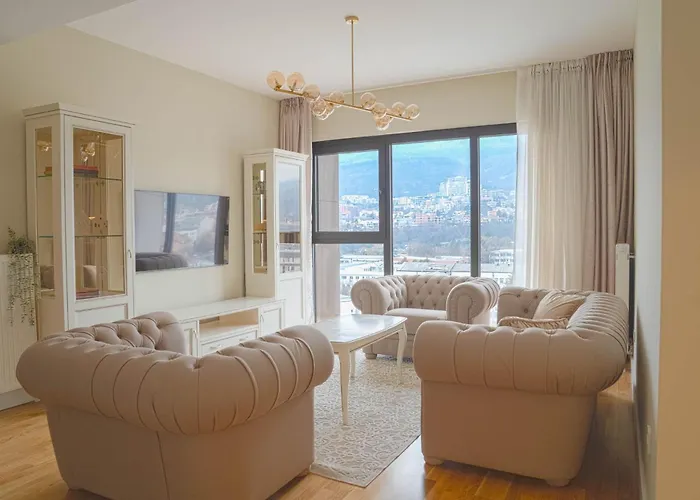 Diamond'S New Royal Suite In Skopje With Free Private Parking And Stunning Mountain Views