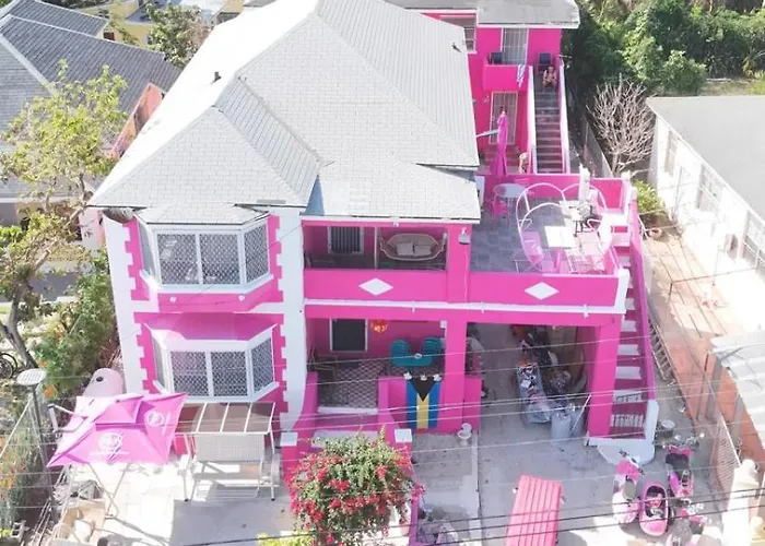Da Pink And White Palace Nassau