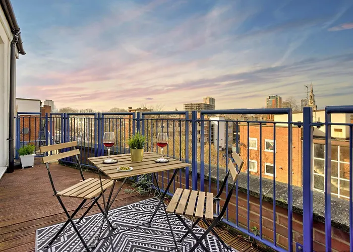 Stylish 1-Bed Flat In Canary Wharf London