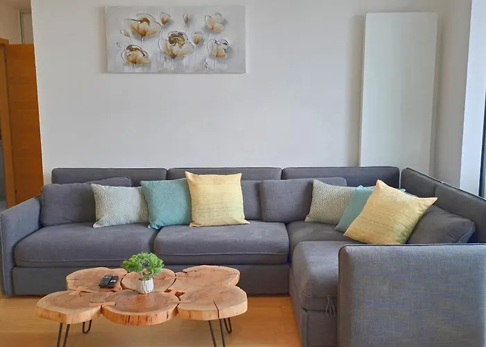 Castle View Sky, 3 Rooms, Panorama Loggia, Free Parking, Wifi, Old Town Bratislava