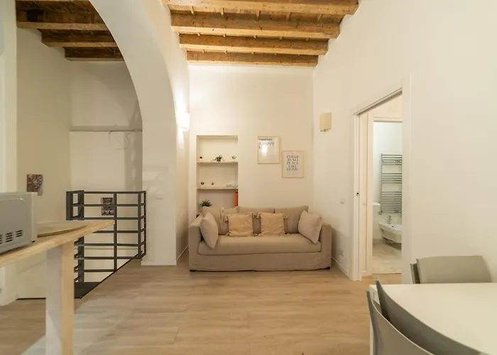 Central Garibaldi Apartment , Intrho Milan