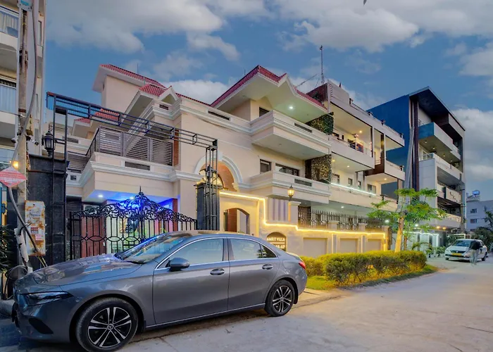 Amrit Hotel - Hotel & Banquet,Sector 32 Gurgaon