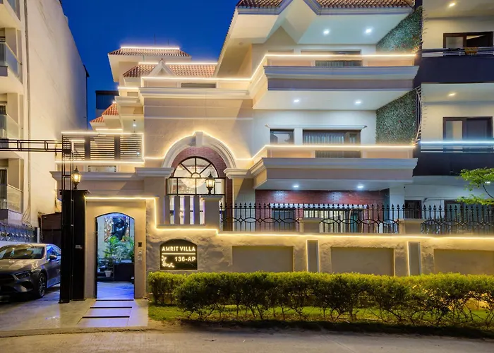Amrit Hotel - Hotel & Banquet,Sector 32 Gurgaon
