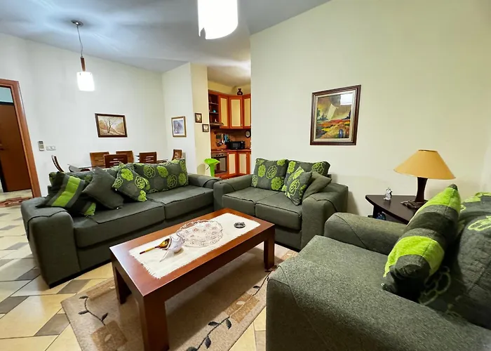 Square Inn 11 Tirana