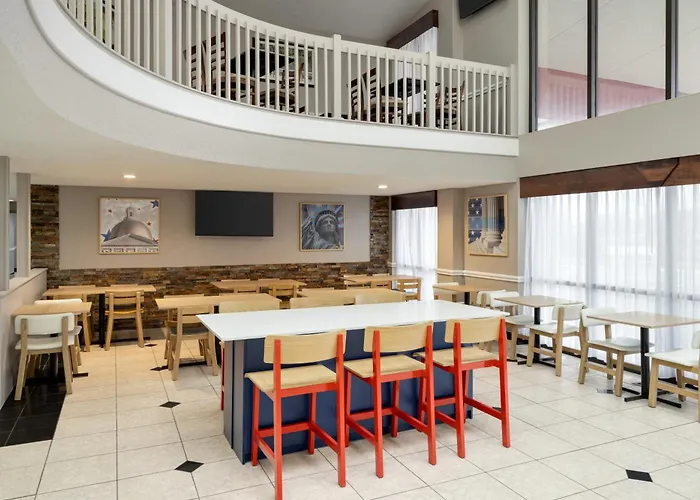 Americinn By Wyndham Grand Rapids Airport North Cascade