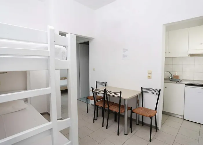 Spanos Apartments Anna'S Lodge Polychrono