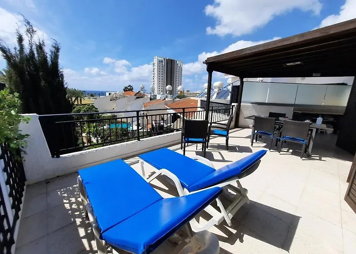 Kato Paphos Sea View Apartment With Pool