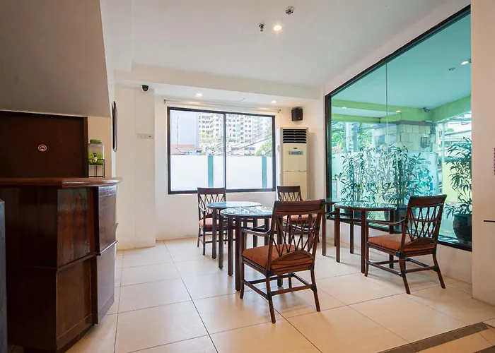 Oyo 210 Apple Tree Suites Cebu
