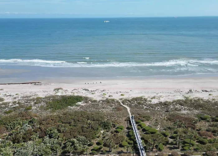 Enchanting 2-Bedroom Ground Floor Beach Condo At Cape Canaveral Wifi & Ac