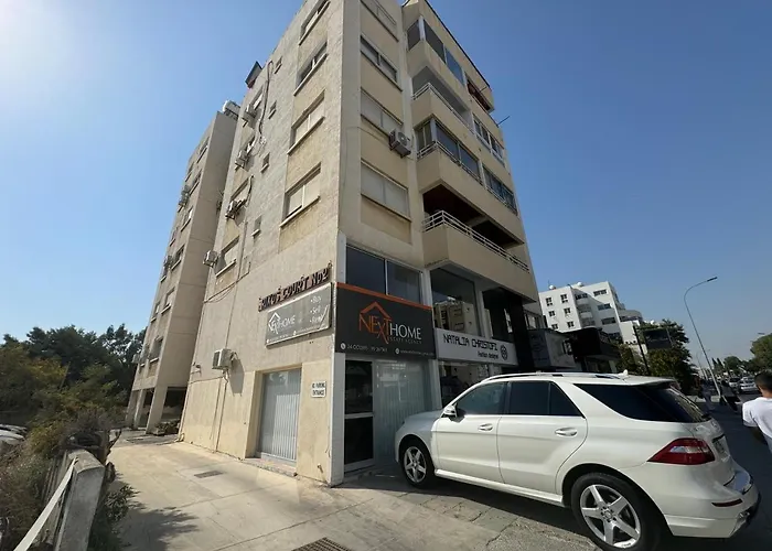 Liric - 3 Bedroom Apt W Balcony In Larnaca