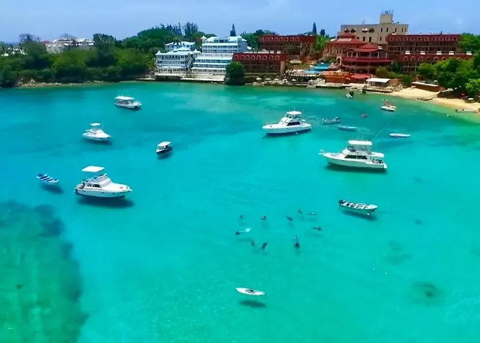 Central, A 5 Minutos De Playa, Ac, Piscina, Comodo, Bares, Rest Sosua