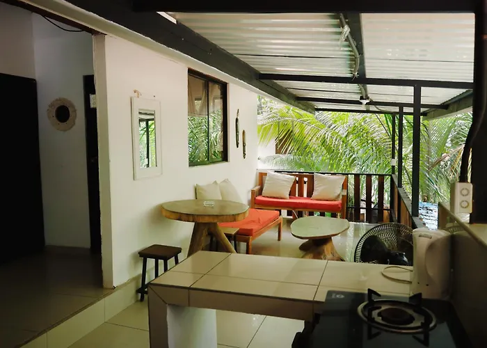 Zeneidas Surf Garden Playa Santa Teresa 
