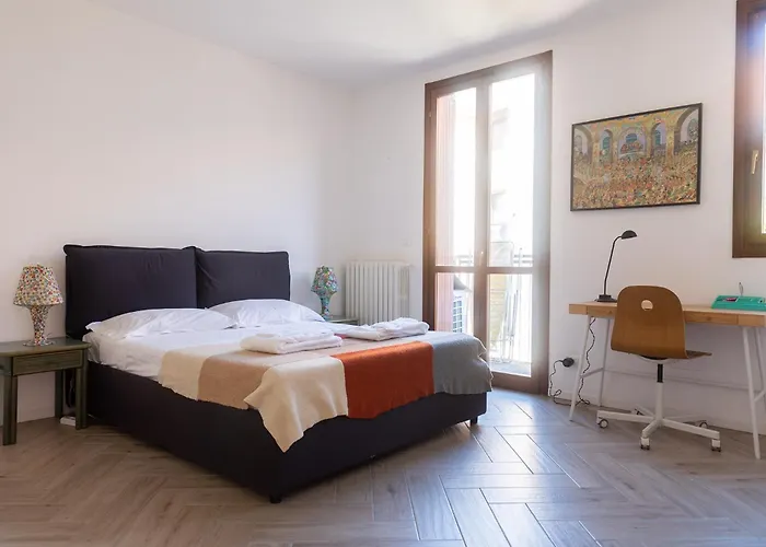 Cozy Apartment With A Large Terrace Porta Romana Milan