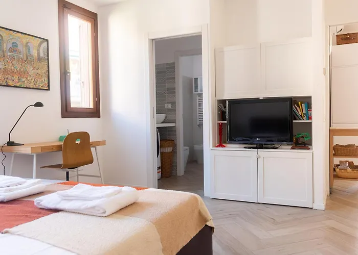 Cozy Apartment With A Large Terrace Porta Romana Milan