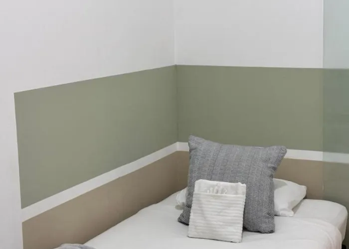 Mbz - Cosy Separate Room In Unique Flat Abu Dhabi