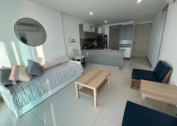 Apartamento En Edificio Palmetto Beach Frente A La Playa Cartagena