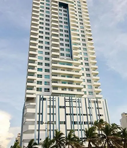 Apartamento En Edificio Palmetto Beach Frente A La Playa Cartagena