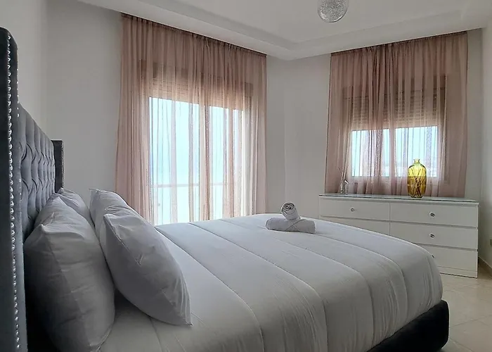 Appartement Moderne Avec Vue Mer, Corniche Tanger
