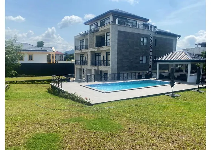 Home Xperience Luxury Apartments Limbe