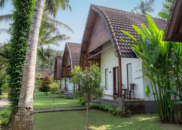 Crystal Bay Villa Sakti