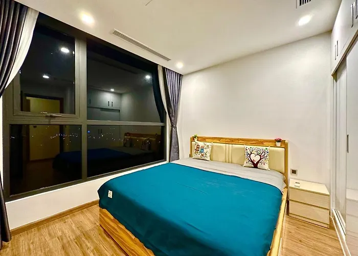 Great Quality, Convenient Position, 2 Bedroom Apt In City Centre Hanoi