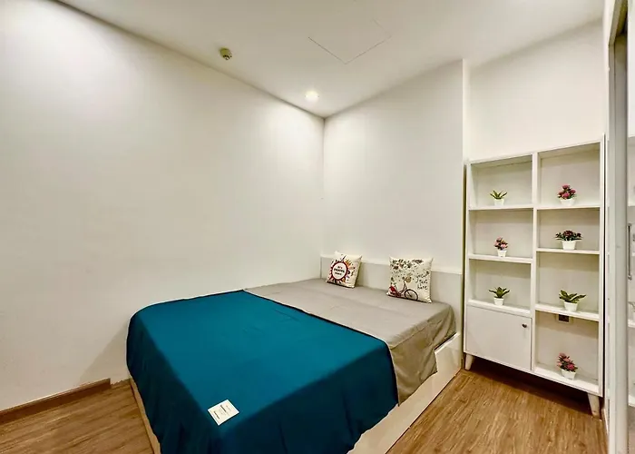 Great Quality, Convenient Position, 2 Bedroom Apt In City Centre Hanoi