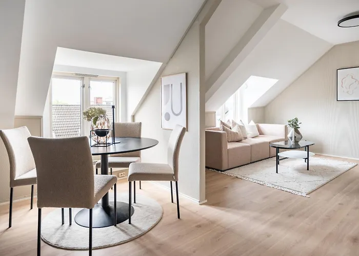 Super Central Renovated Flat, Next To Solsiden, Free Private Parking Right Outside ! Trondheim