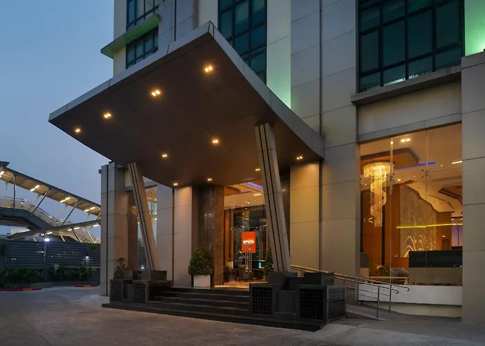 Lumen Bangkok Srinakarin Hotel