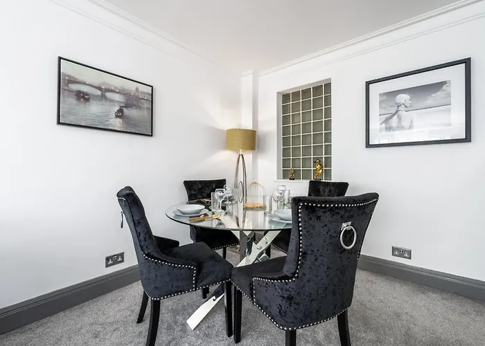 Deluxe Apartment With Terrace Over Harrods London