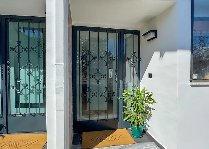 Vila51 Tropical Deluxe Apartment Sarande