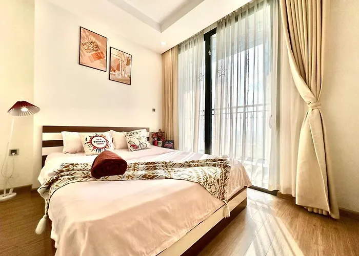High Quality Studio Apt With Swimming Pool, Gym, Private Walking Lake Hanoi