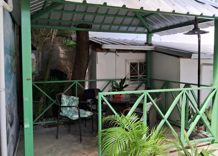Cozy Studios-Private Entrance- Hs Internet-Ac-Hot Water-Backup Generator-Near The Beach Puerto Plata