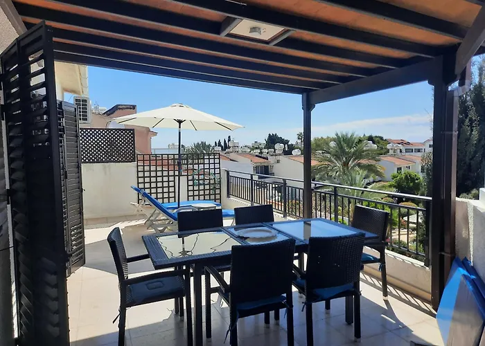 Kato Paphos Sea View Apartment With Pool