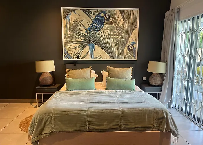 Coastal Chic Escape Apartment Riviere Noire