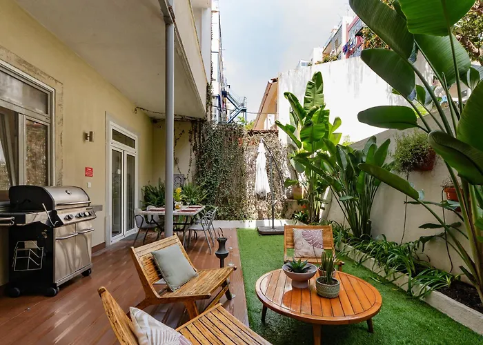 Lisbon Garden Retreat Apartment