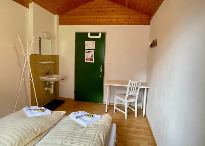 Alpine Base Hostel - Adults Only Lauterbrunnen